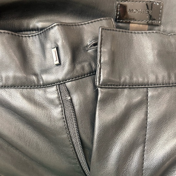 MOTHER HW Tunnel Vision Pleat Prep Faux Leather Pants Sneak in Black size 27 - Picture 8 of 8